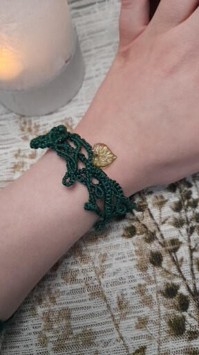 Ivy &amp; leaf collection